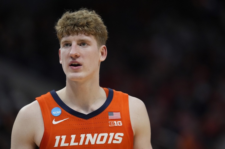 热火夏联主帅谈亚库乔尼斯：他在训练中非常稳 这对新秀而言很难