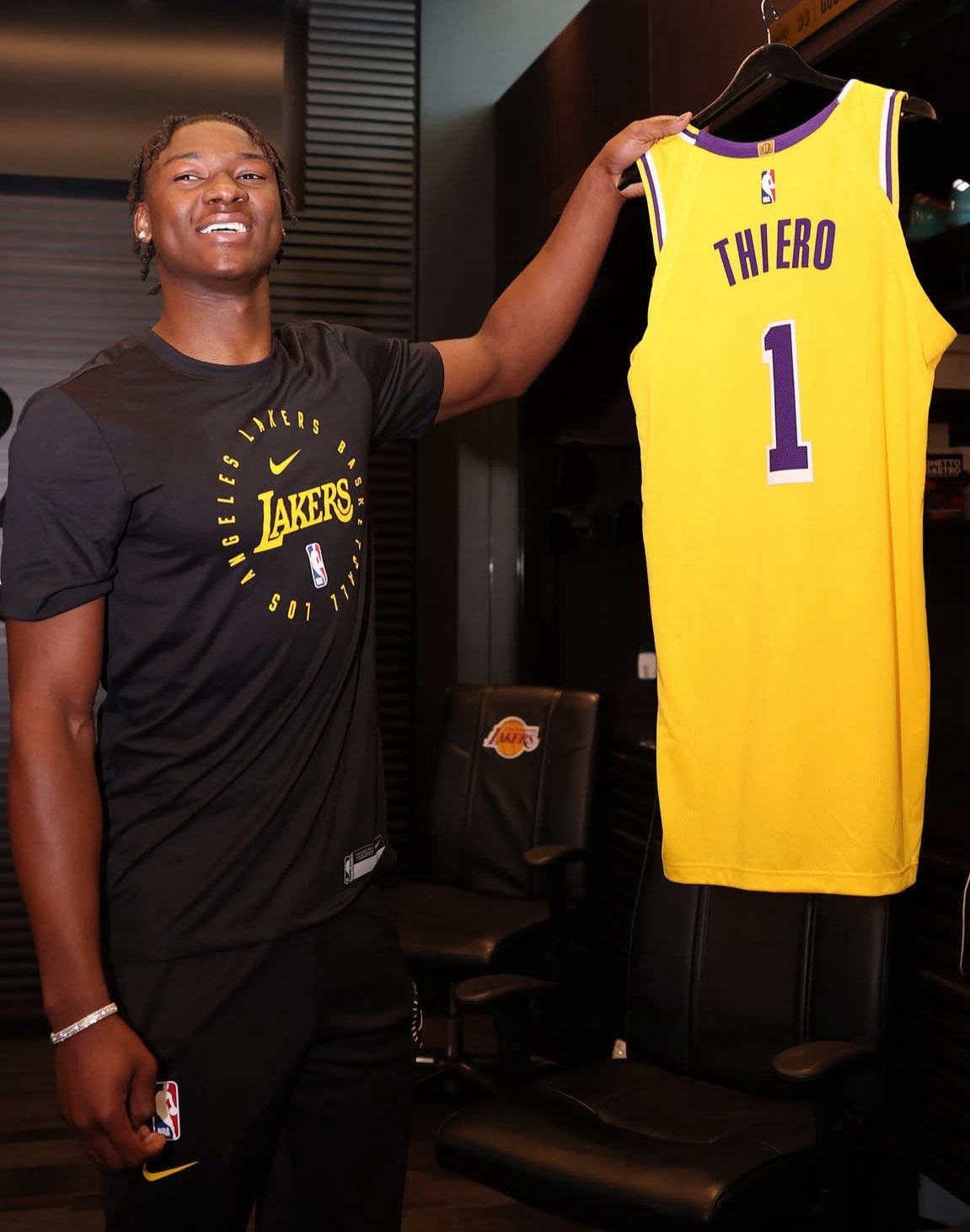 湖人与36号秀阿杜-蒂耶罗3年595万签约 前2年完全保障&含球队选项