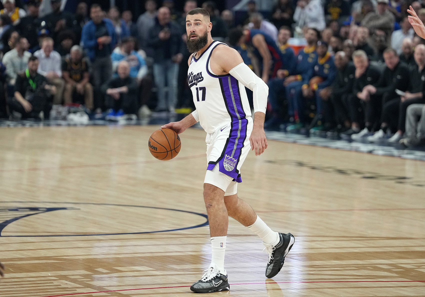 薪资专家：瓦兰的NBA合同有约束力 除非买断否则不能加盟其他球队