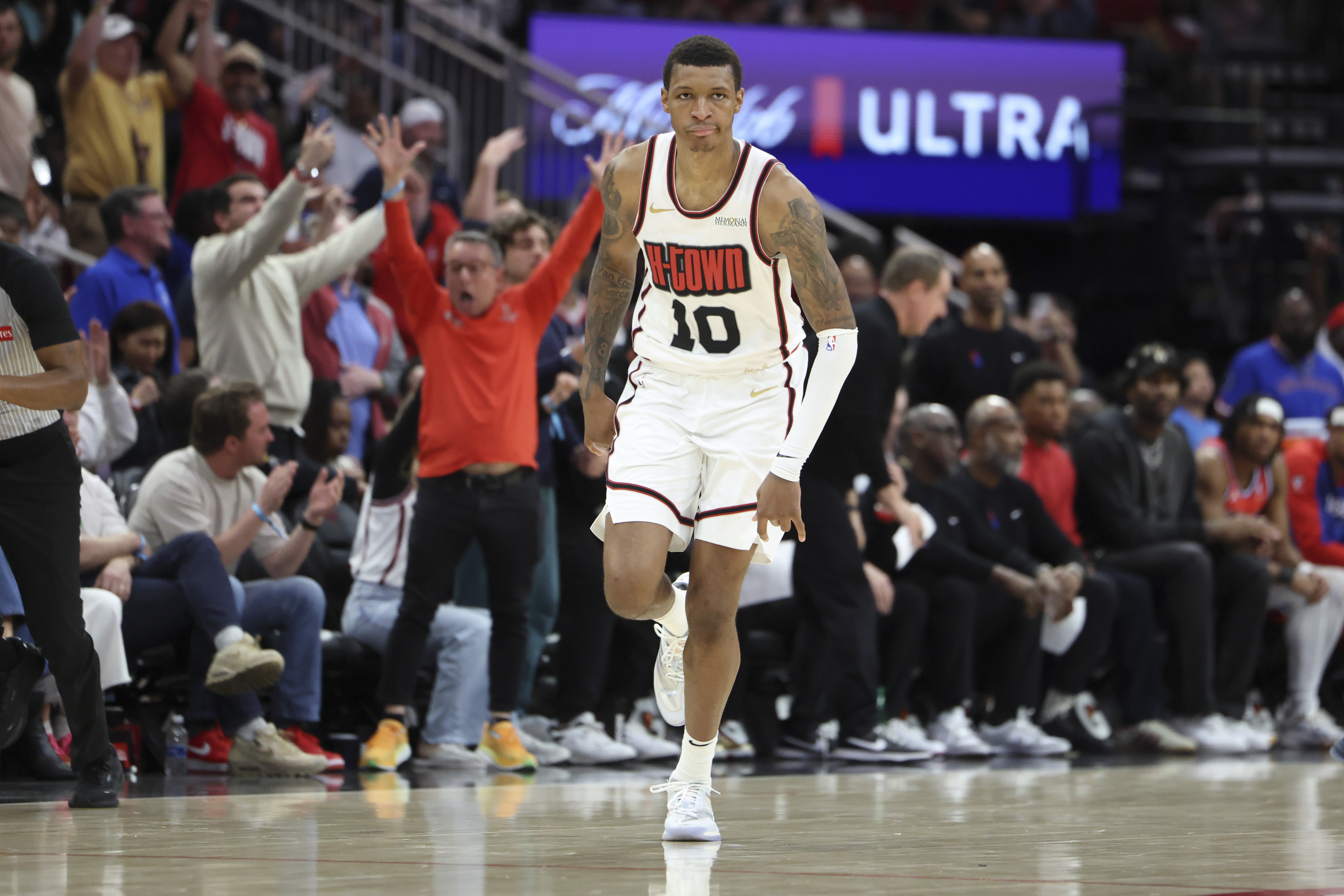 小贾巴里-史密斯5年1.22亿合同细节：起薪2103万 最后一年2777万