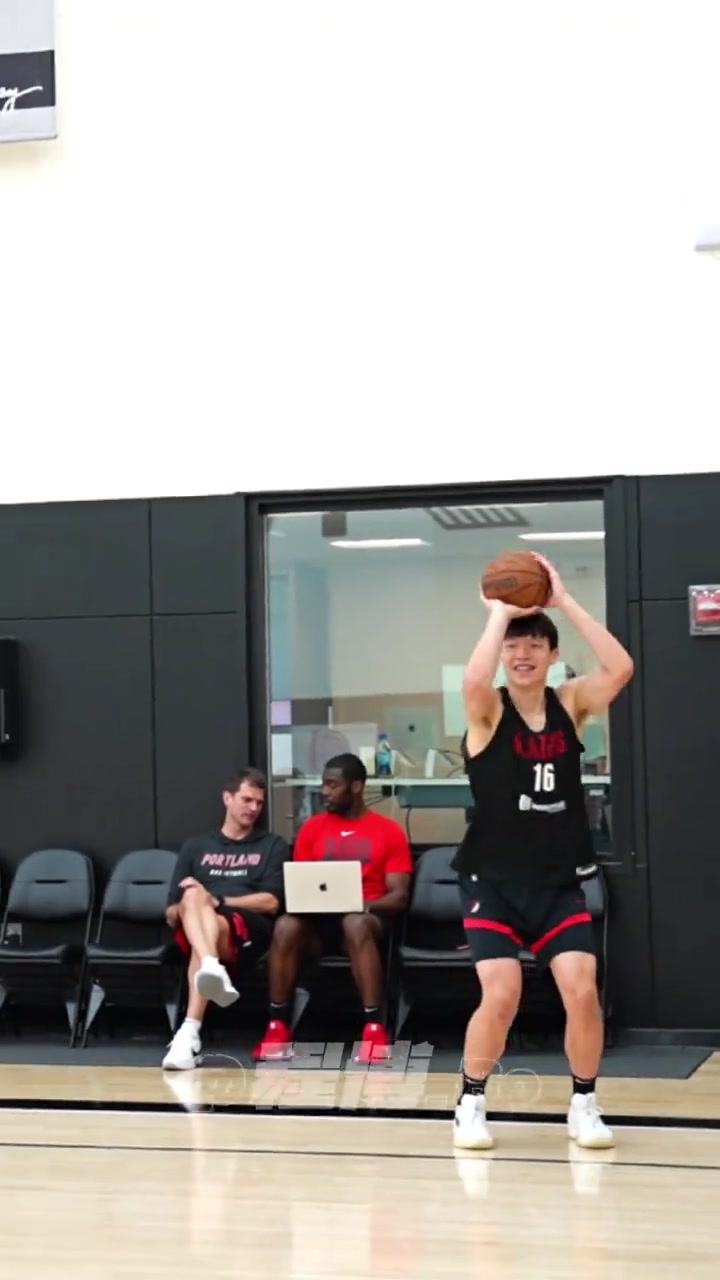 ✊加练有效果啊！杨瀚森今日训练后来了一组底角三分五连中