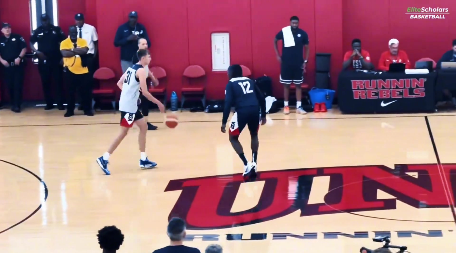 爽文剧本！当你高中毕业就去给梦之队当陪练并带队一分之差惜败