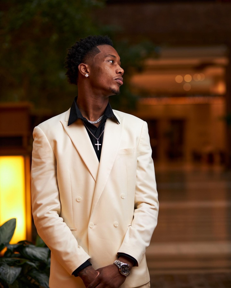 🎂真挚的祝福！祝活塞新星罗恩-霍兰20岁生日快乐🎂