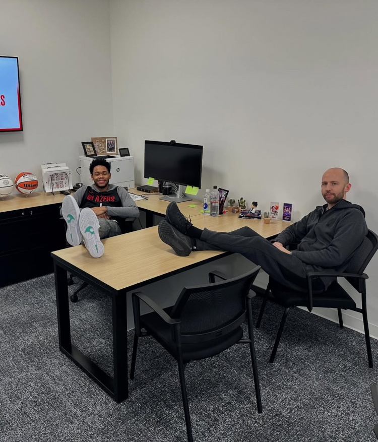 西蒙斯致谢开拓者：在这里我从孩子成长为男人 感谢所有队友&教练