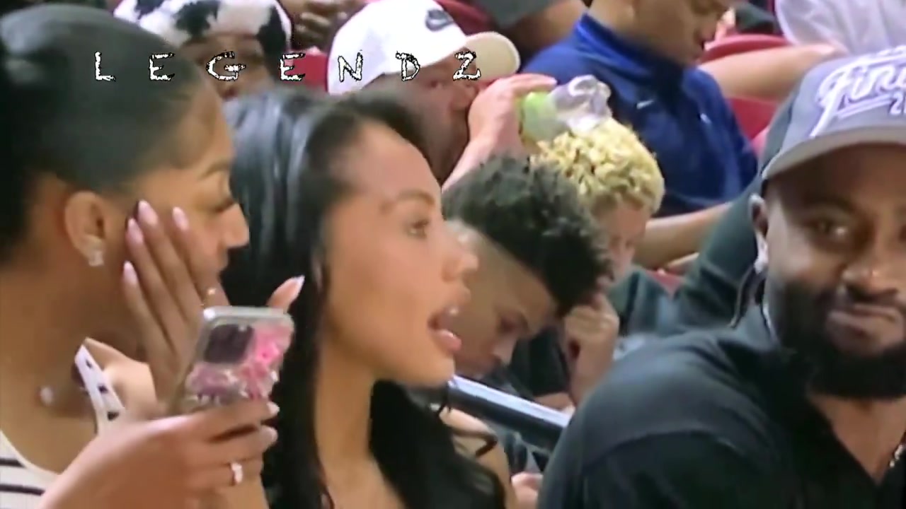 布朗尼去年被观战的杰伦-布朗吐槽：我觉得他称不上职业球员