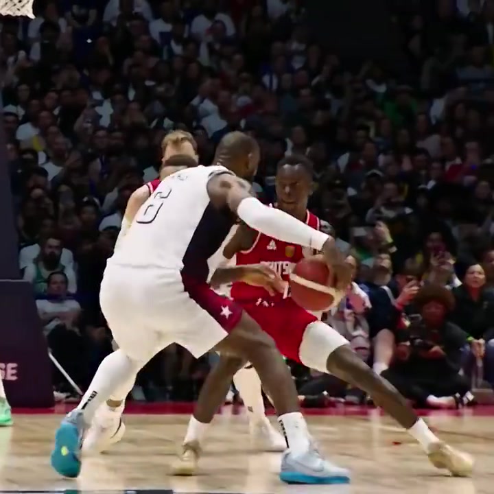 慢镜回看詹姆斯最后时刻单挑施罗德，满满都是细节