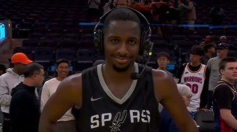 高效全能！大卫-琼斯14中9拿到并列最高25分外加6板5助 三分5中3