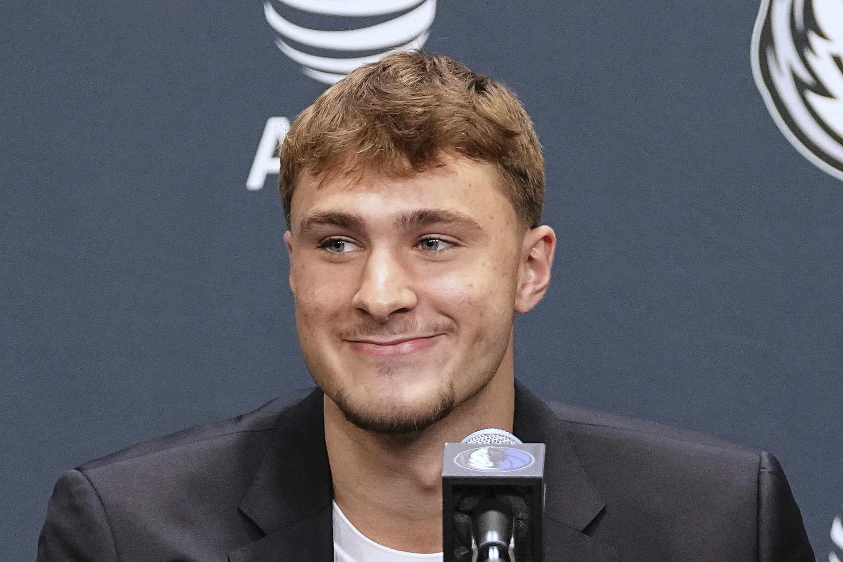 独行侠夏联教练：弗拉格太努力了 我们不得不逼迫他去休息