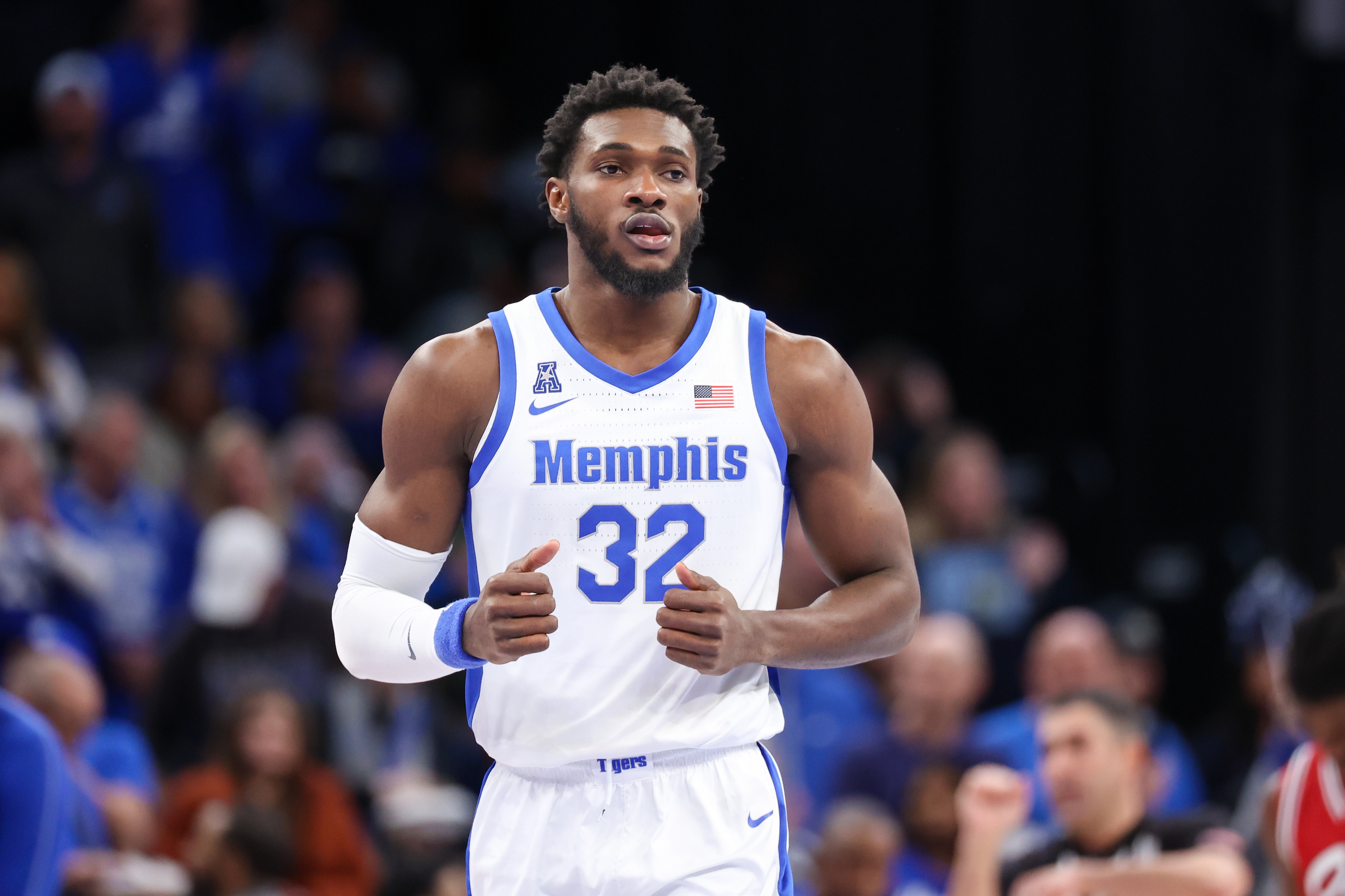 官宣！独行侠已签下中锋穆萨-西塞与前锋兼后卫马修-克利夫兰