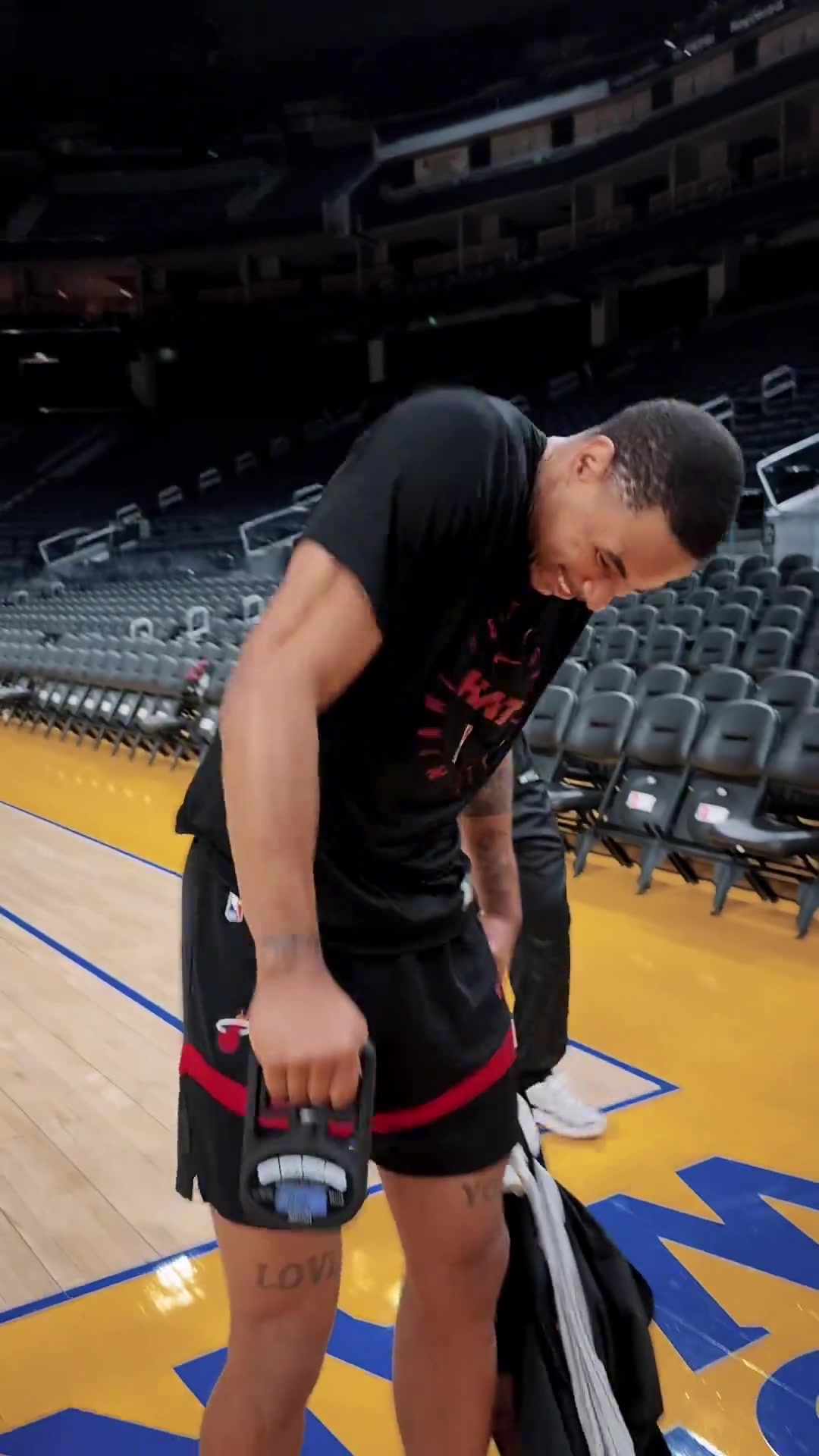 啊？热火夏联最强握力居然是最瘦的韦尔😮😮