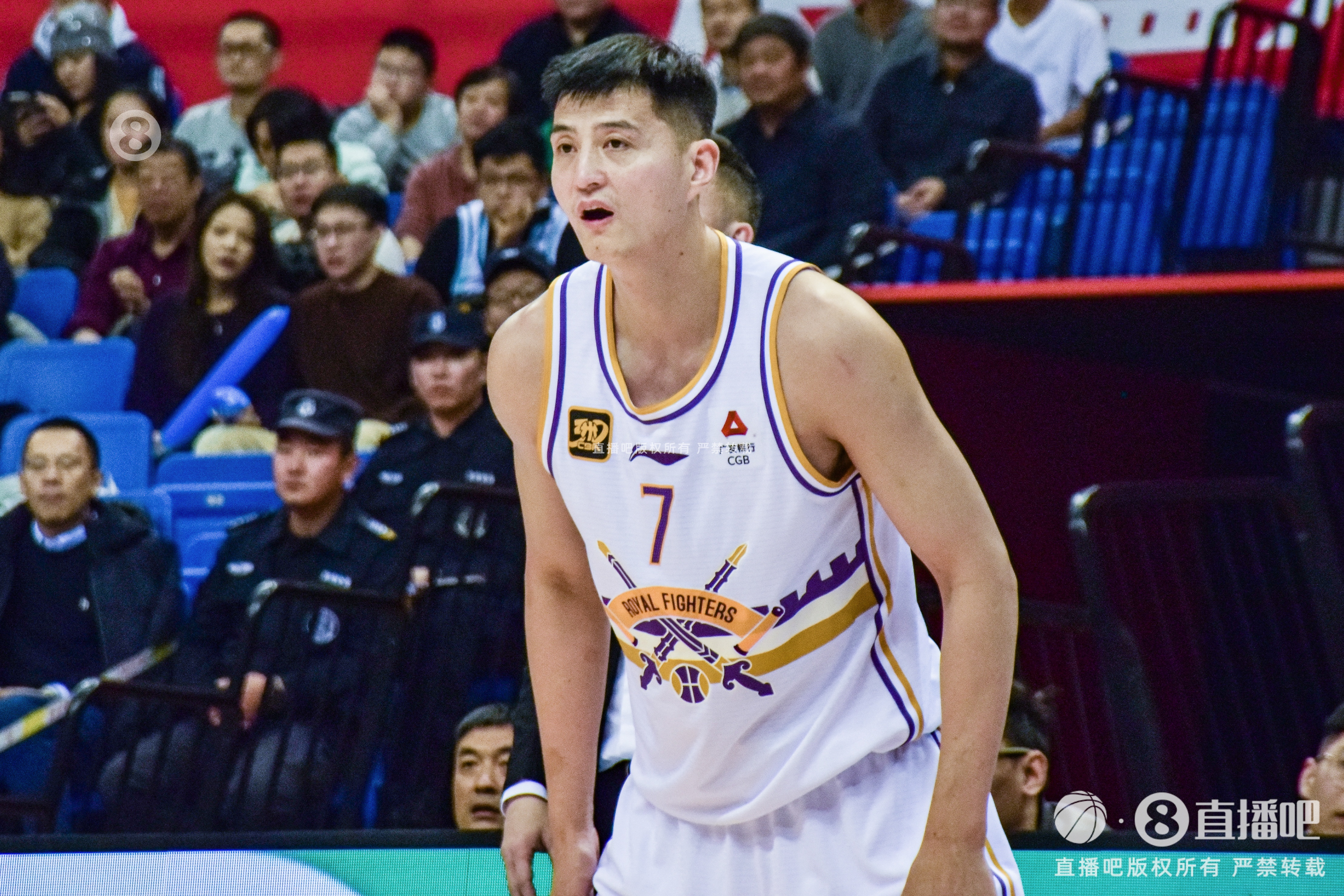 直播吧：宁波有望与俞长栋签约2年 球队继续积极寻求改变