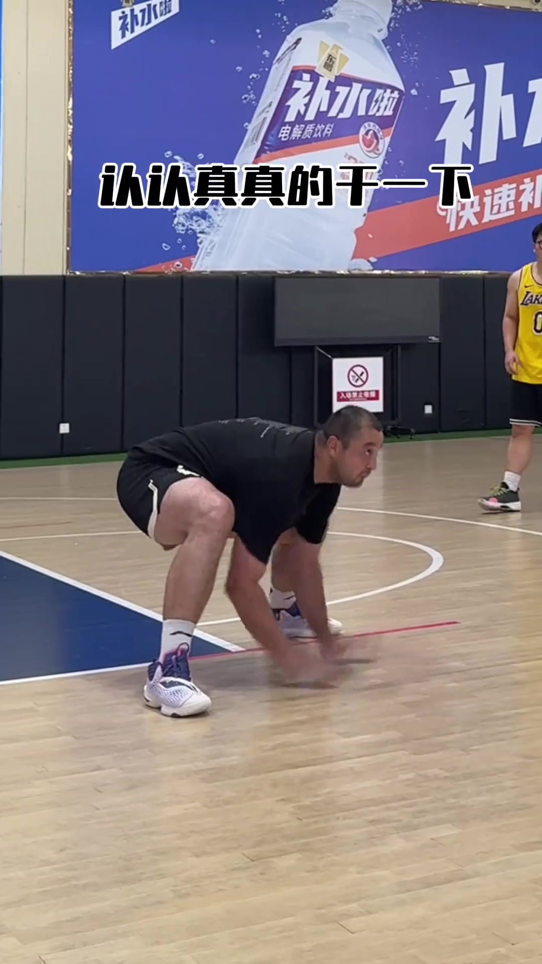 西热打野球：今年詹姆斯有中国行吗？ 有的话我过去打打他