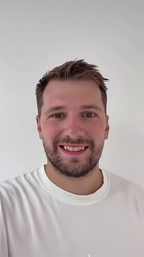 🤩帅哥你谁？东契奇最新自拍 这颜值是要重回巅峰啊