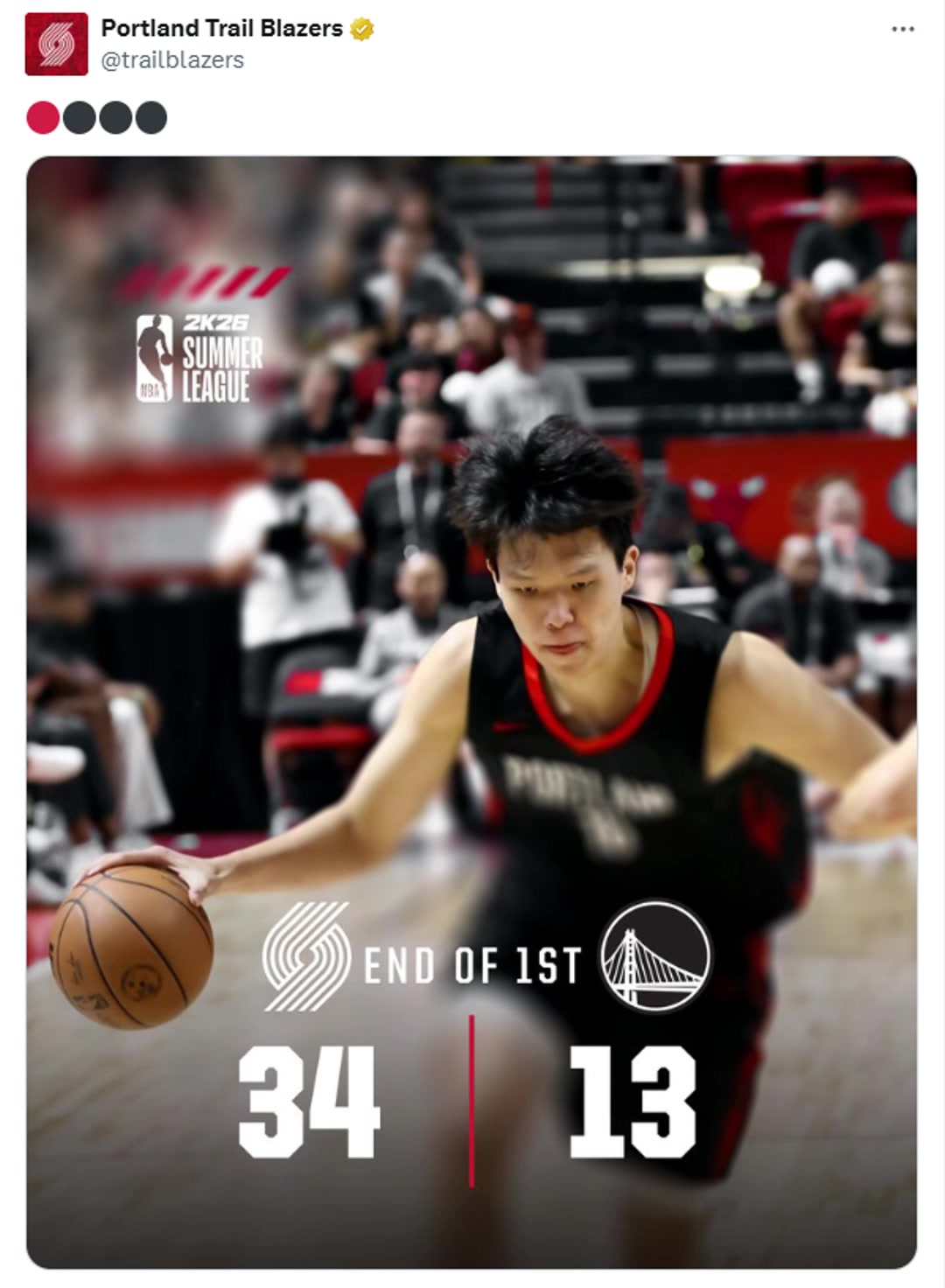 球队门面的待遇啊！首节结束时，开拓者官推用杨瀚森图片做封面！