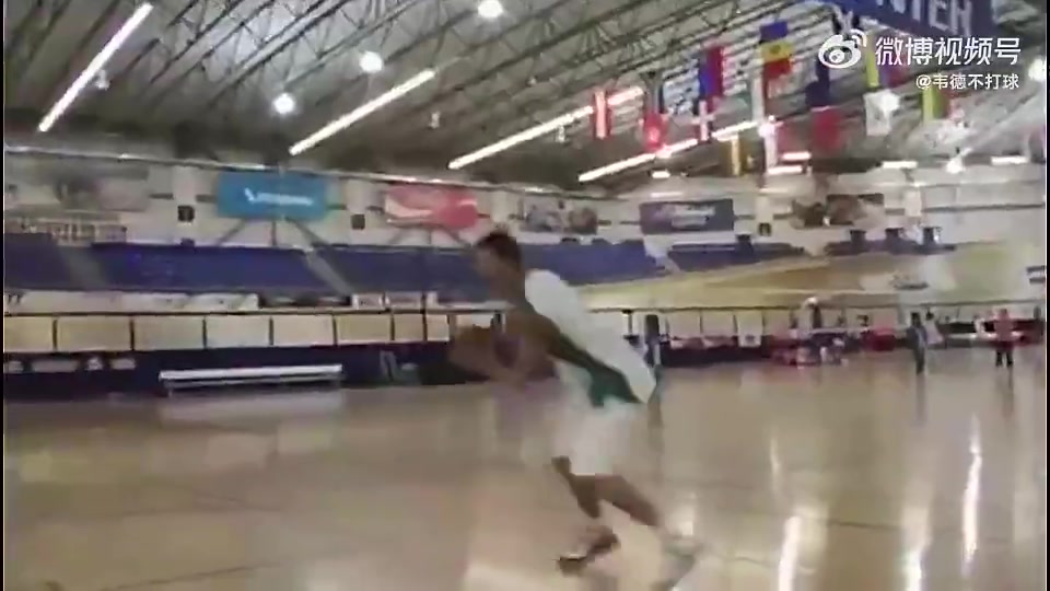 07年夏天易建联为雄鹿试训的视频！杨瀚森若有这手投篮就完美了