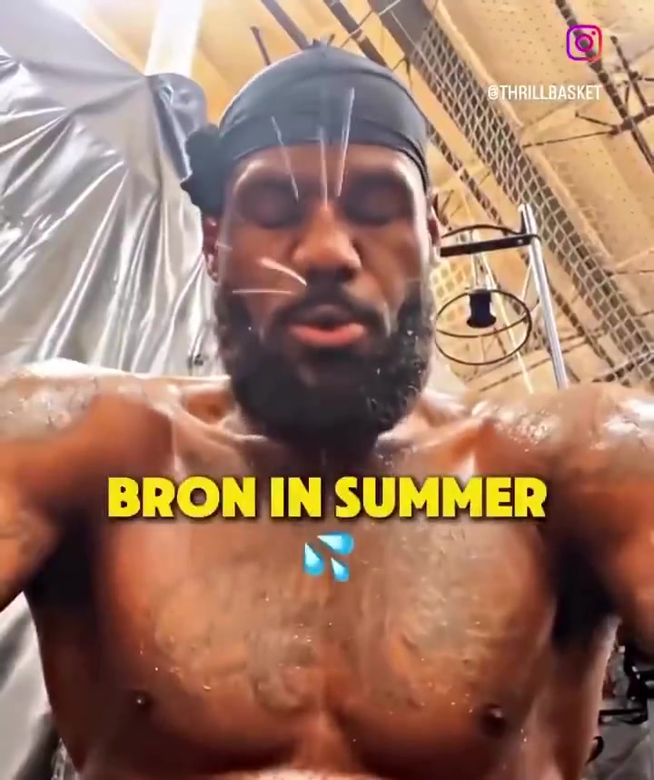 🤣休赛期唯一真神！约老师的夏天之踢球赛马喝点小麦果汁😎