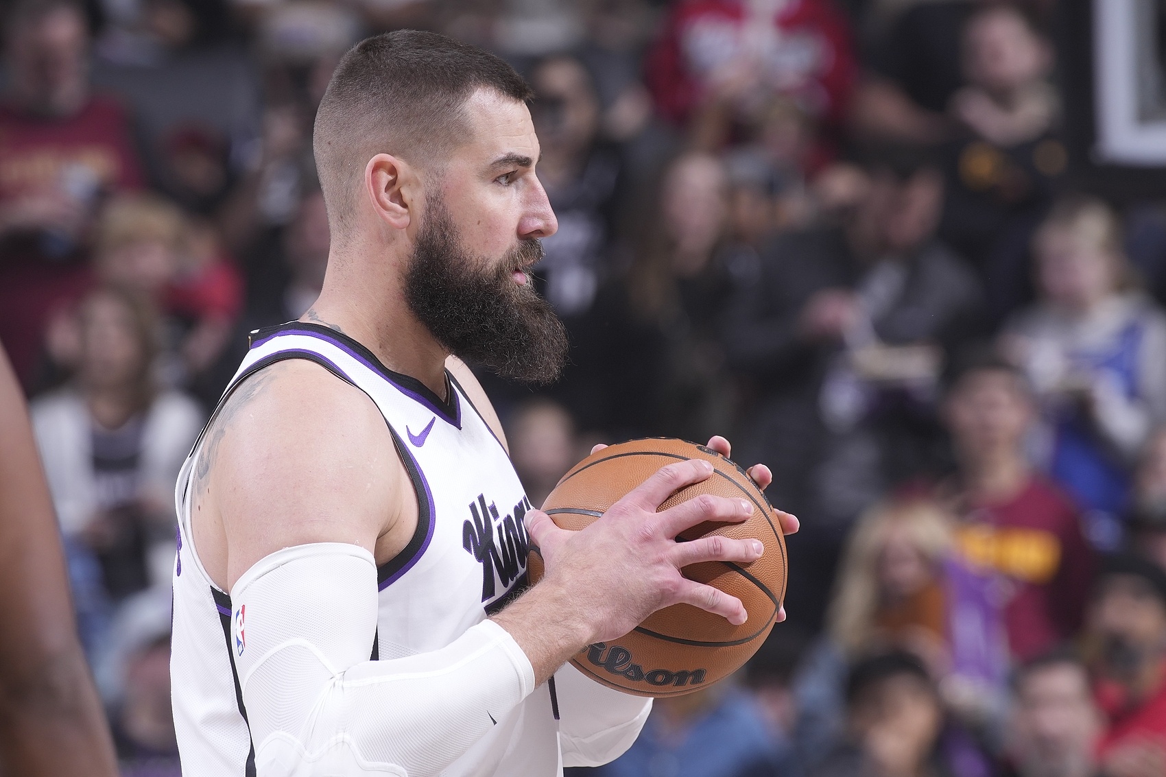 瓦兰避谈交易至掘金：谈谈国家队的事吧 确定后我会第一时间通知