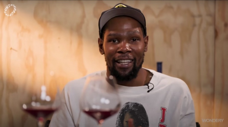 😅夸梅-布朗：詹姆斯给KD喝的绝对是假酒 喝得他净说些屁话