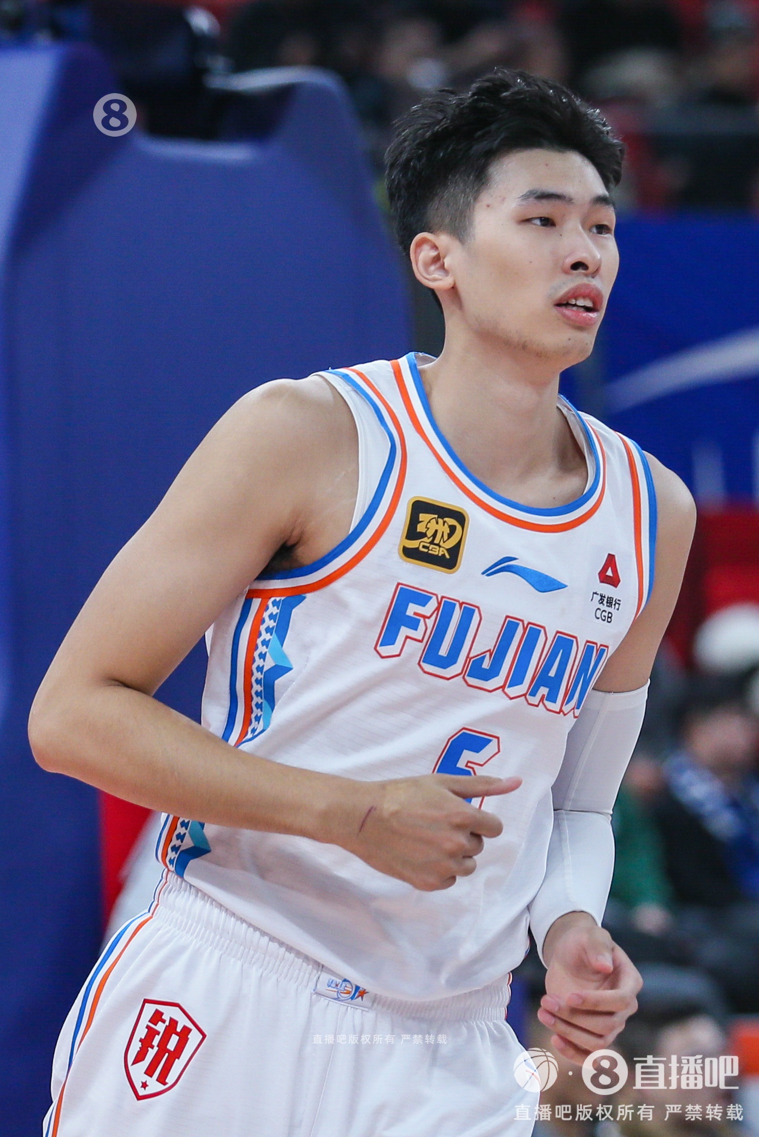 新秀合同今夏到期！媒体人：福建队老董事长发话 必须把邹阳留下