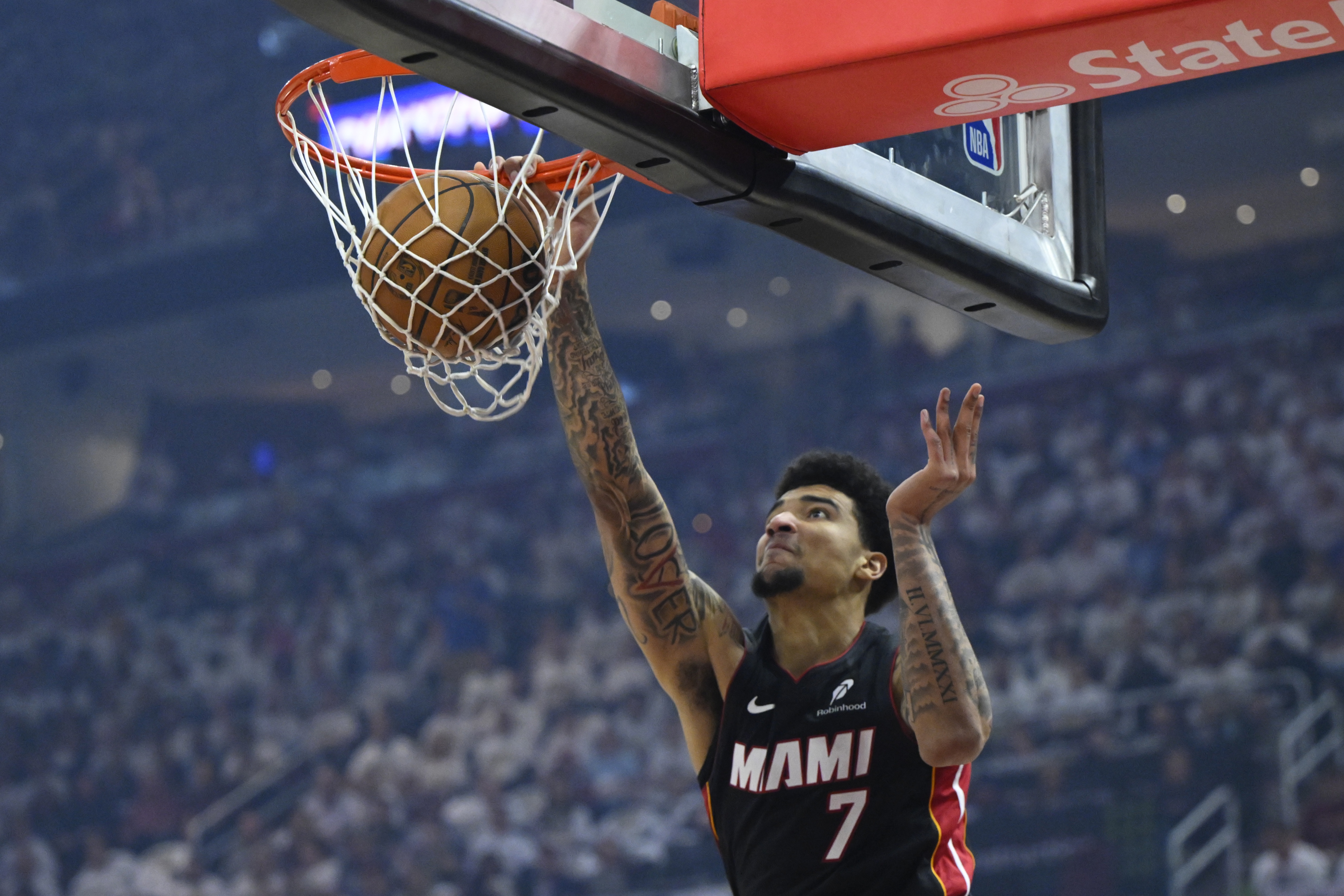 有点欺负人！韦尔15中8拿到21分15板2助2断1帽