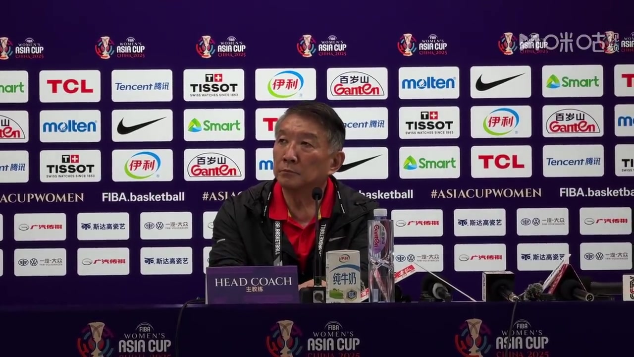 宫鲁鸣：双塔战术练得不多 今天通过实战来提升她们的默契程度