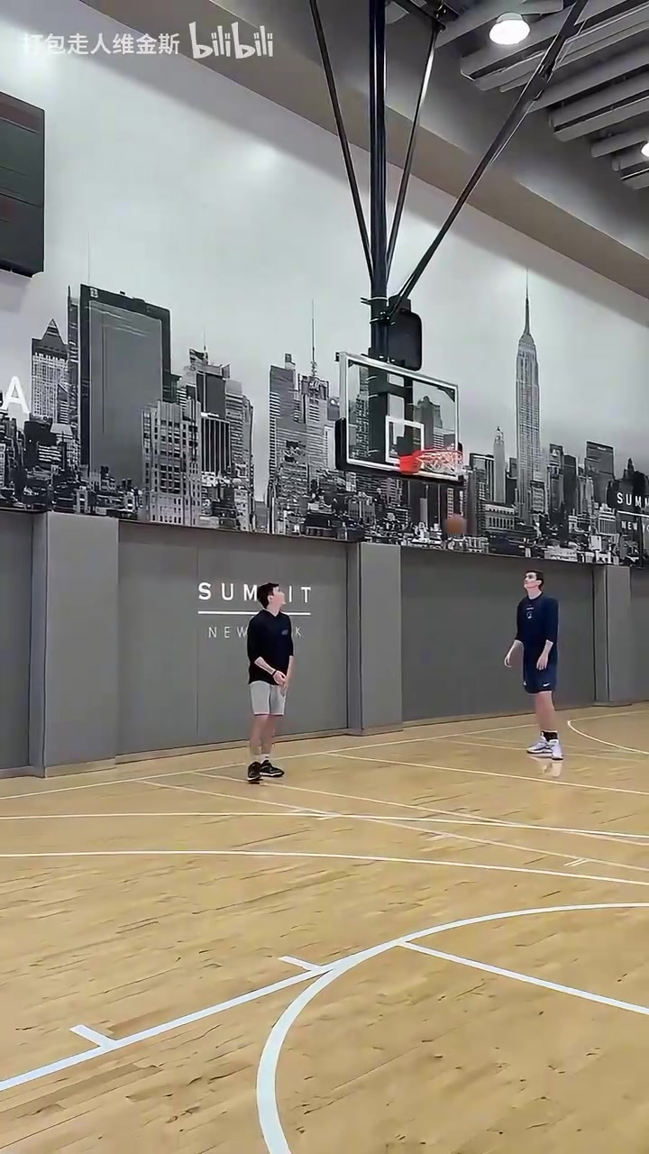 手感滚烫！克莱最新三分训练弹无虚发！人逢喜事精神爽！