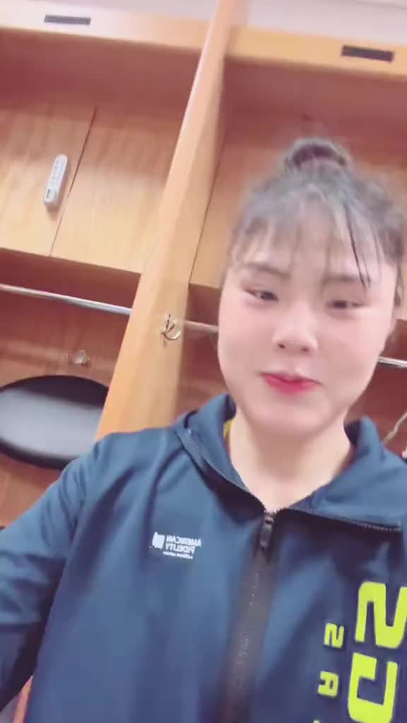 李月汝：笑死了，小宝的队友听得明白这歌吗？