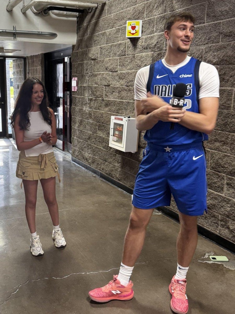 BR女记者晒出与弗拉格的合影：这是我的“欢迎来到NBA”时刻