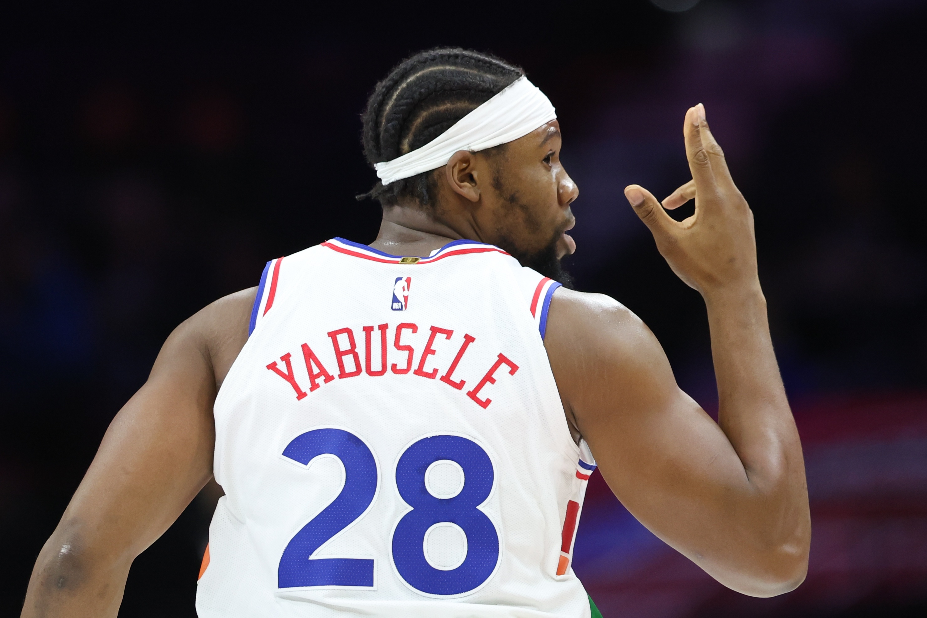 名记：亚布塞莱从掘金和尼克斯都收到两年1200万报价 选了尼克斯