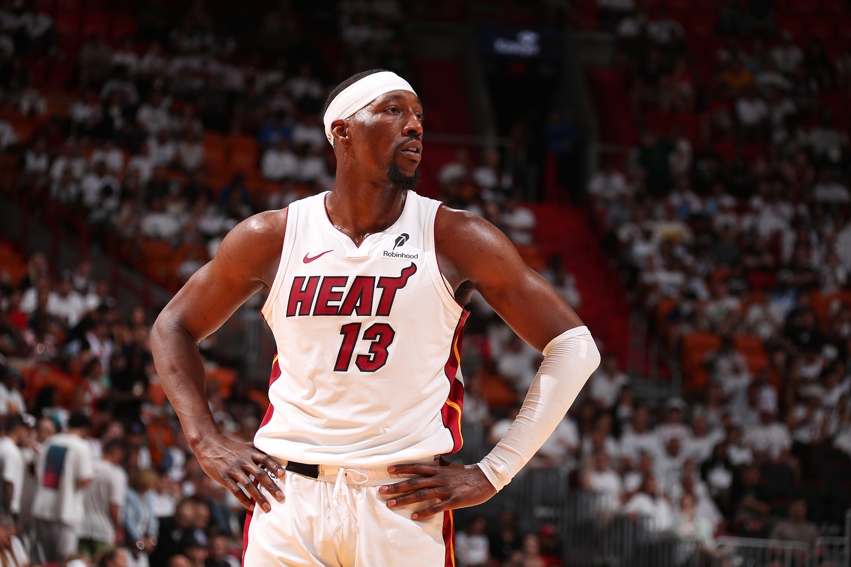 🎂真挚的祝福！祝热火中锋阿德巴约28岁生日快乐！🎂