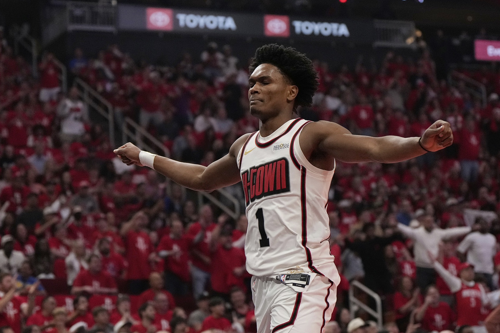 阿门：KD的职业态度与众不同我也很特别 已准备好和他并肩作战