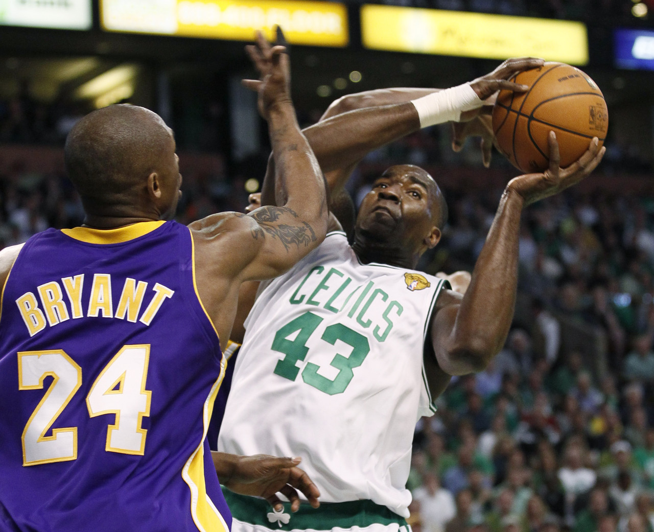 帕金斯：对科比的不尊重必须停止 10年总决是抢劫 但科比真的能防