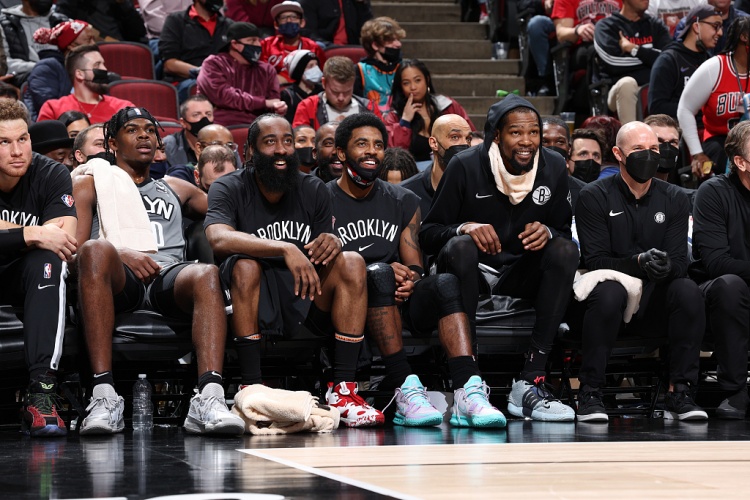 欧文今日直播大谈篮网生涯！在你心目中会如何评价那支篮网？