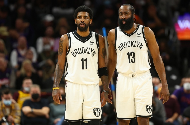 欧文：头天还在跟哈登约定总冠军 第二天他就申请交易了 但我理解