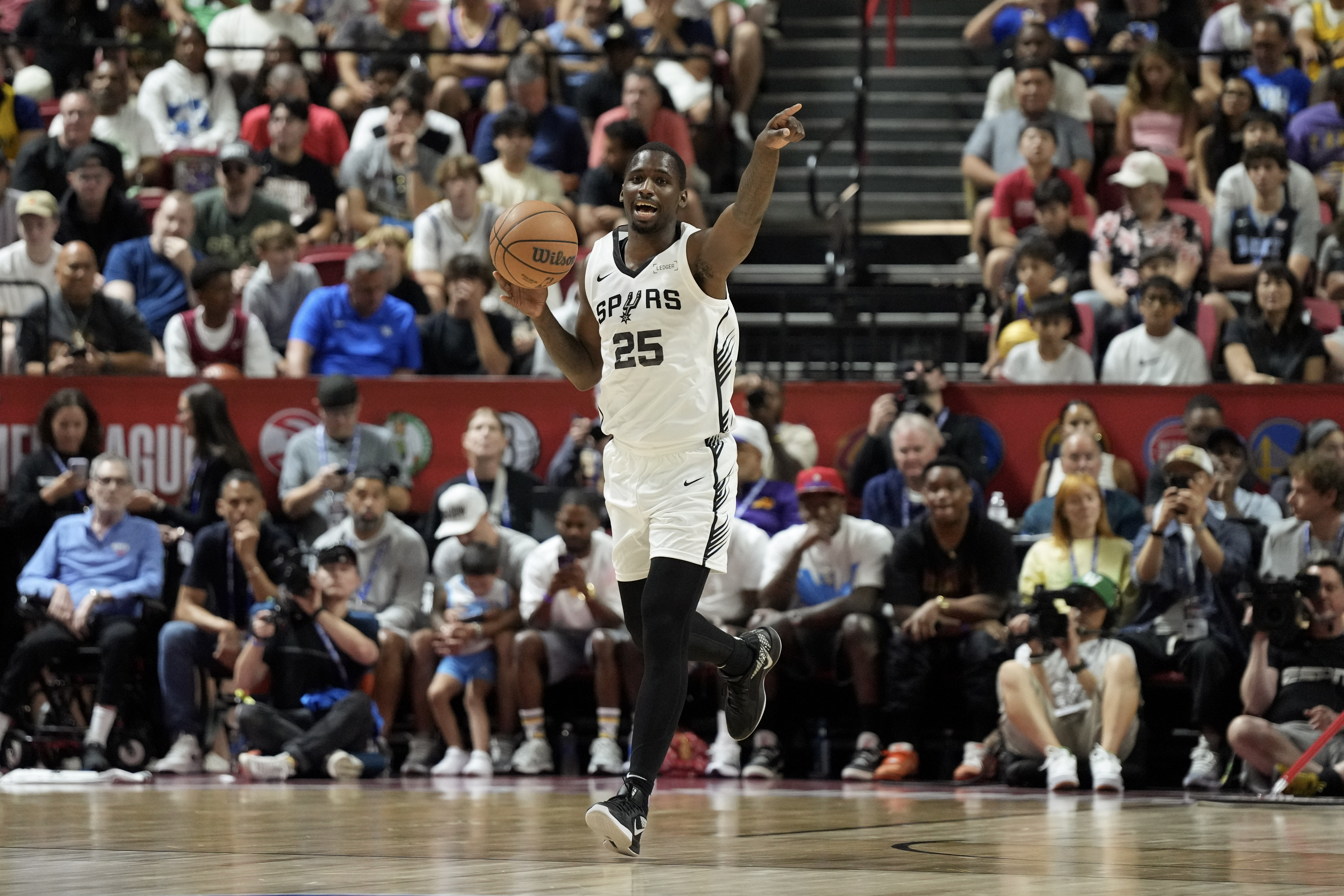 下赛季薪水63.6万！欧媒：加西亚拒绝了欧洲球队年薪200万+的合同