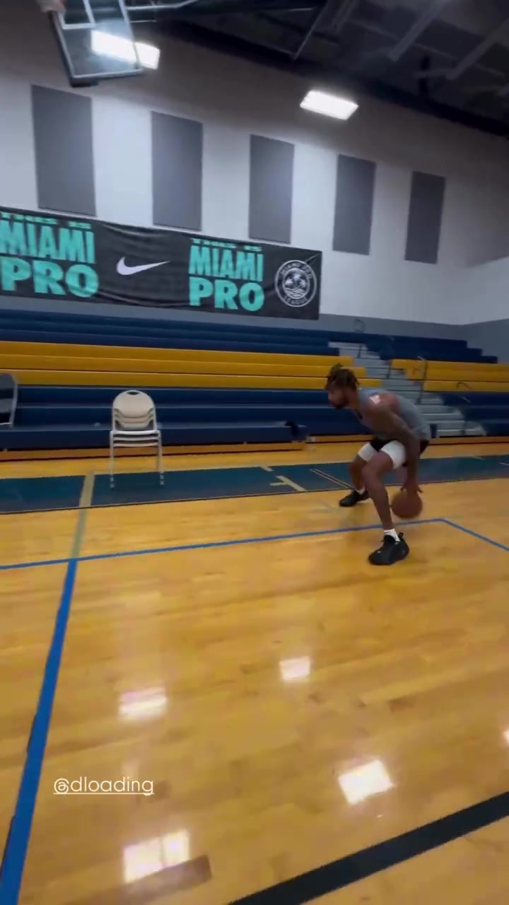 独行侠新援！拉塞尔社交媒体晒出近期训练视频