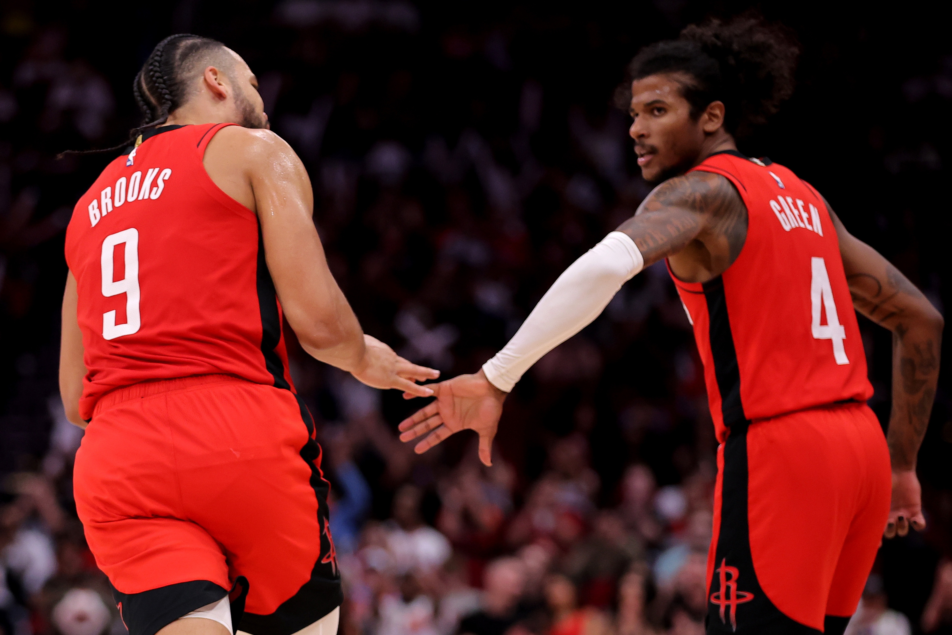 太阳高管：送走KD不想只换回年轻人和选秀权 我们想要竞争力