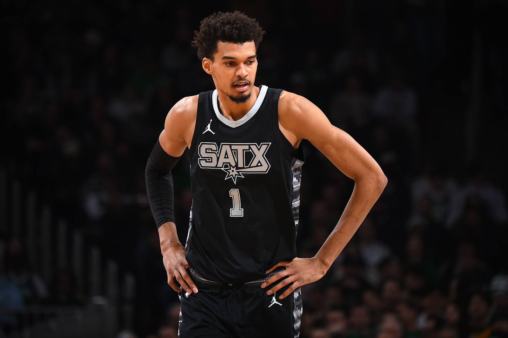 蒂格：班凯罗比文班要出色 文班是个怪兽但什么都还没有做到