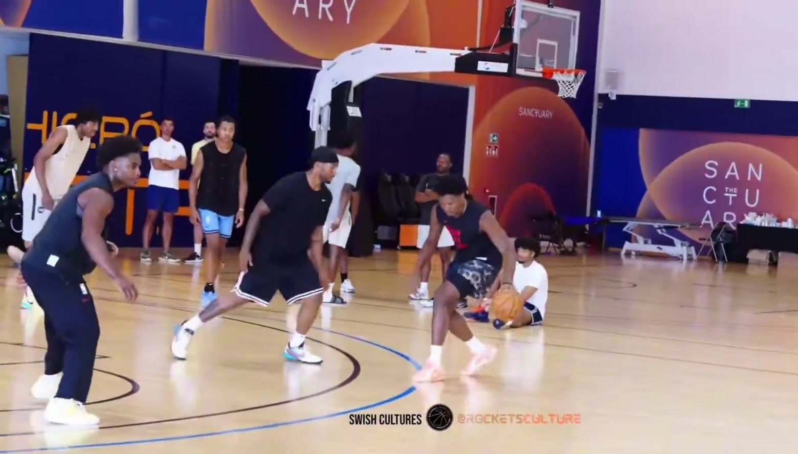 👀球场视野见长！阿门最新打野球集锦 多次送出妙传