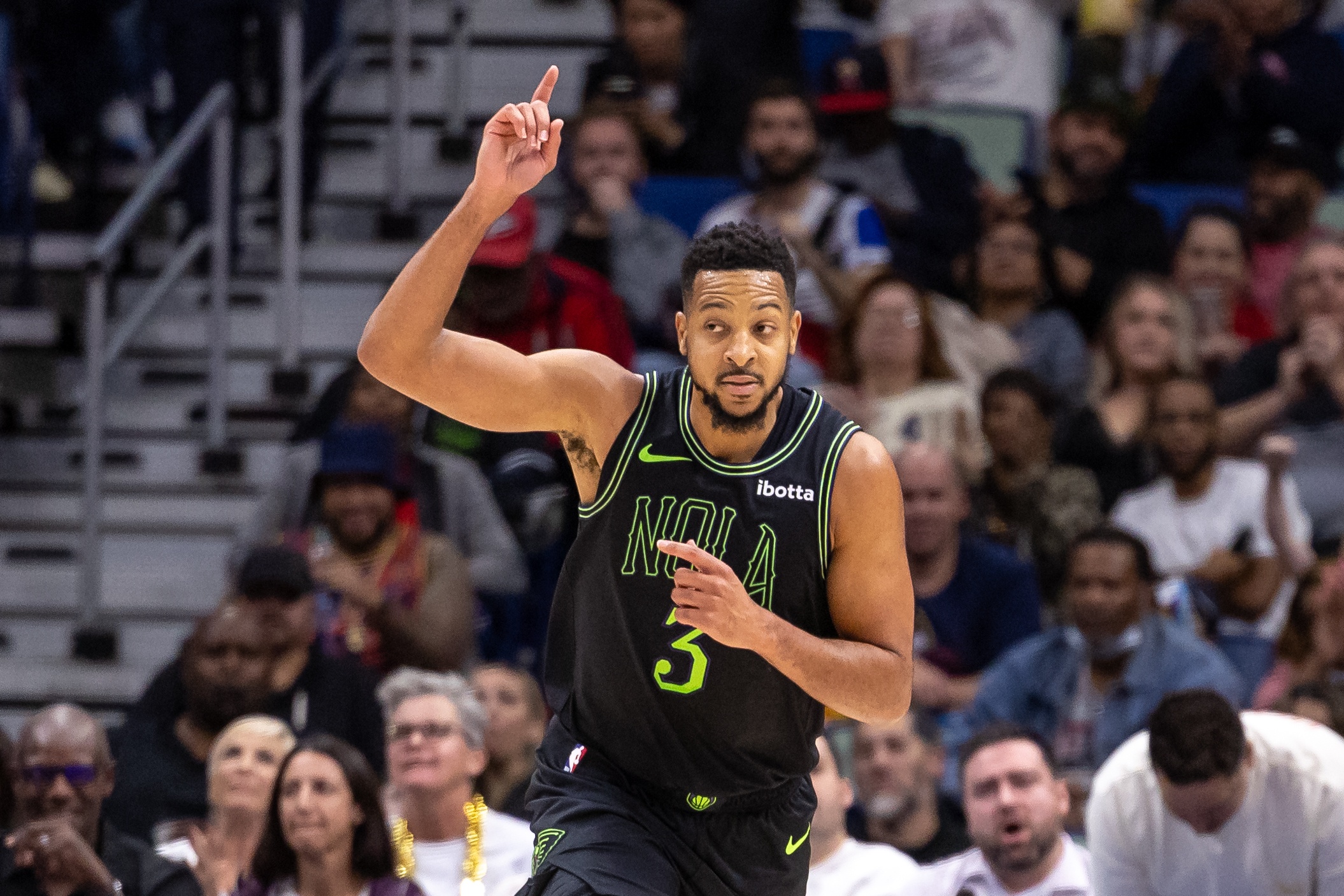 CJ：当看到很久没联系的杜马斯打我电话时 我就感觉要被交易了