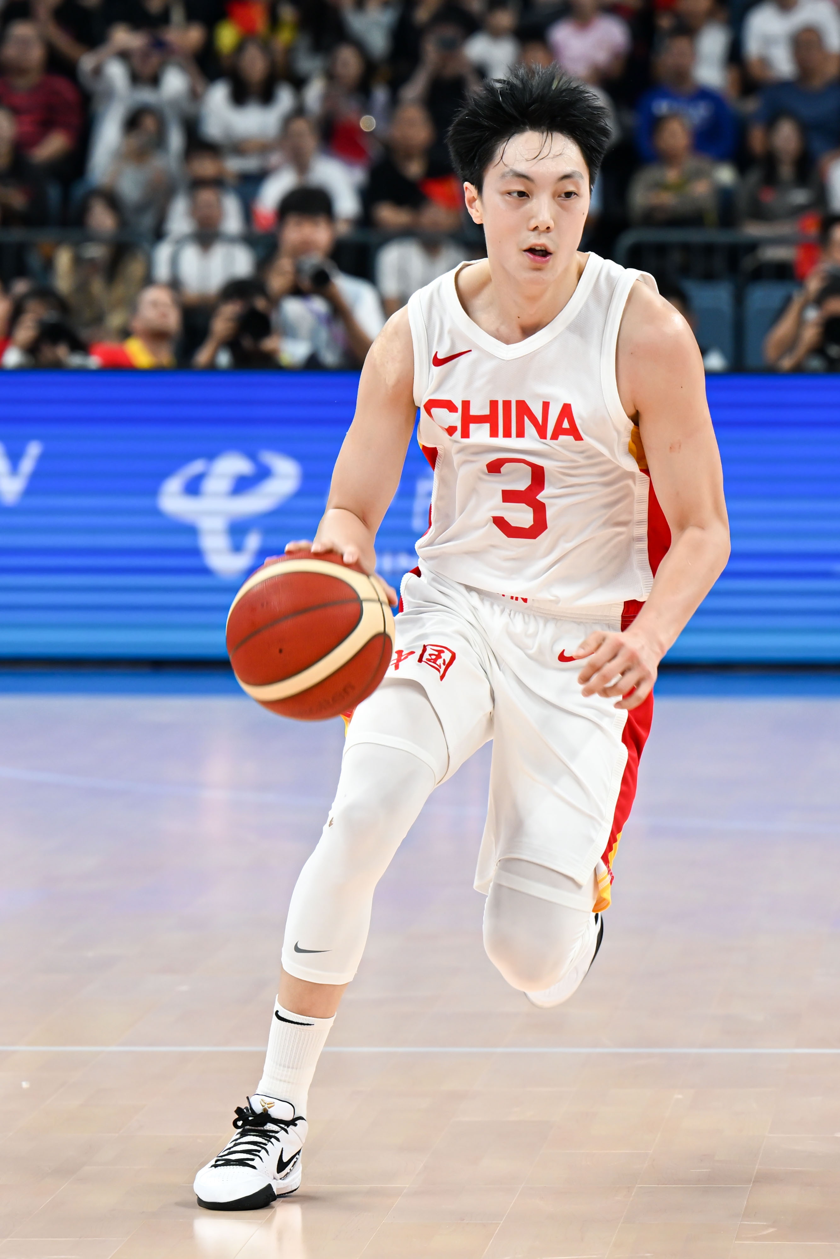 手凉！胡明轩半场9分钟6投仅1中拿到5分3板 三分3中0