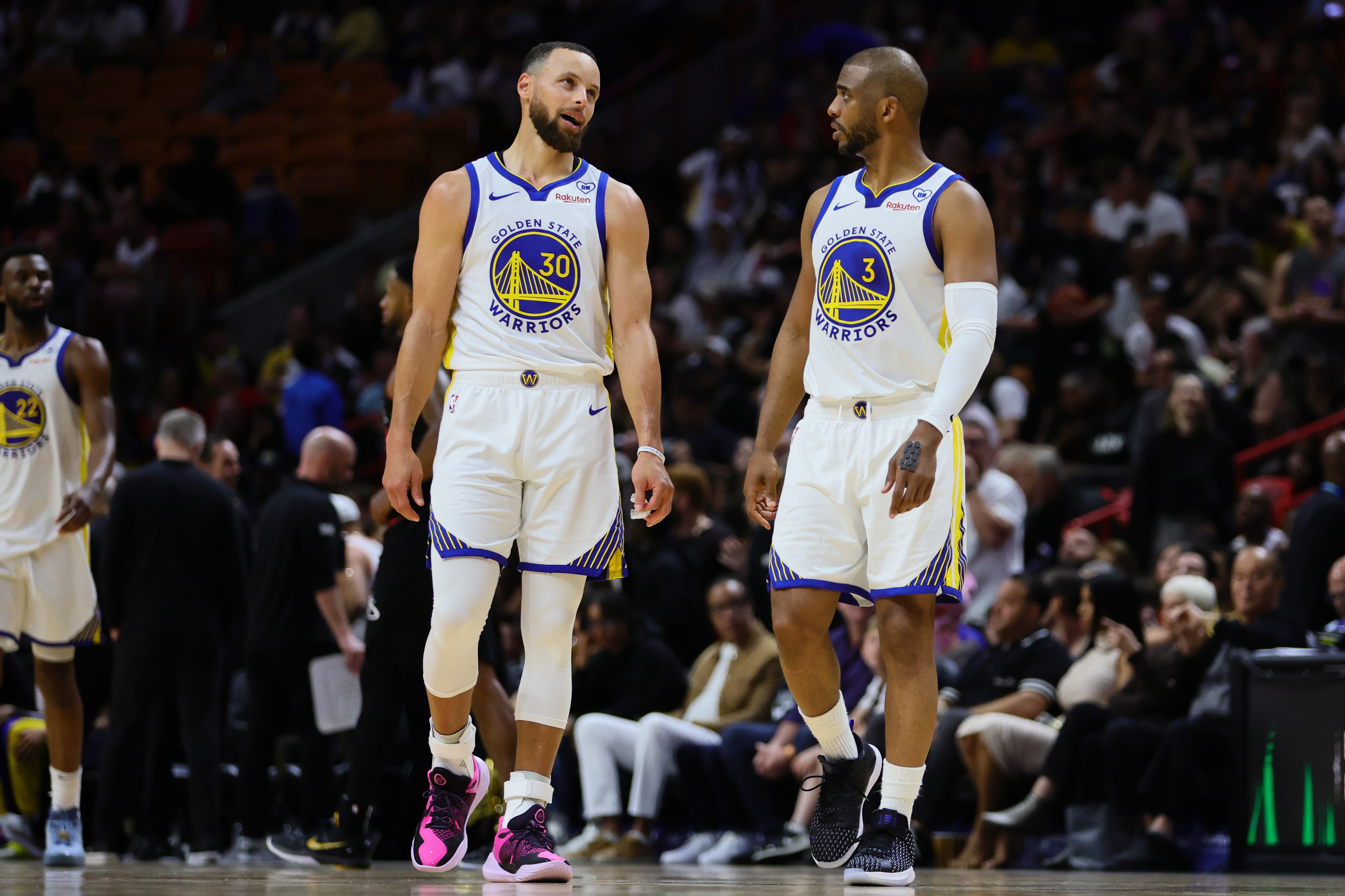 美媒历史Top20控卫：魔术师第一压库里 保罗6威少12 欧文18卢卡19