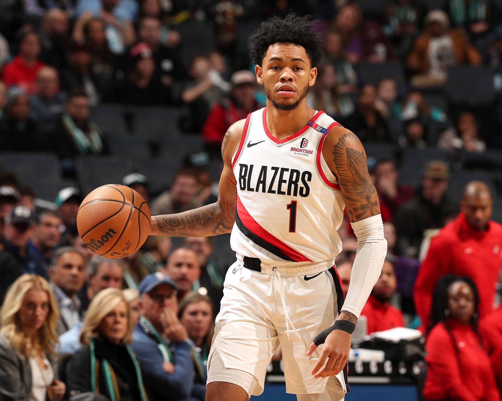 高管：绿军可能会参与一些重磅交易 但并不急于送走安芬尼-西蒙斯