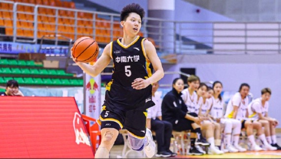 媒体人：田媛媛和四川女篮签下4年300万合同 远超CBA状元50万薪资
