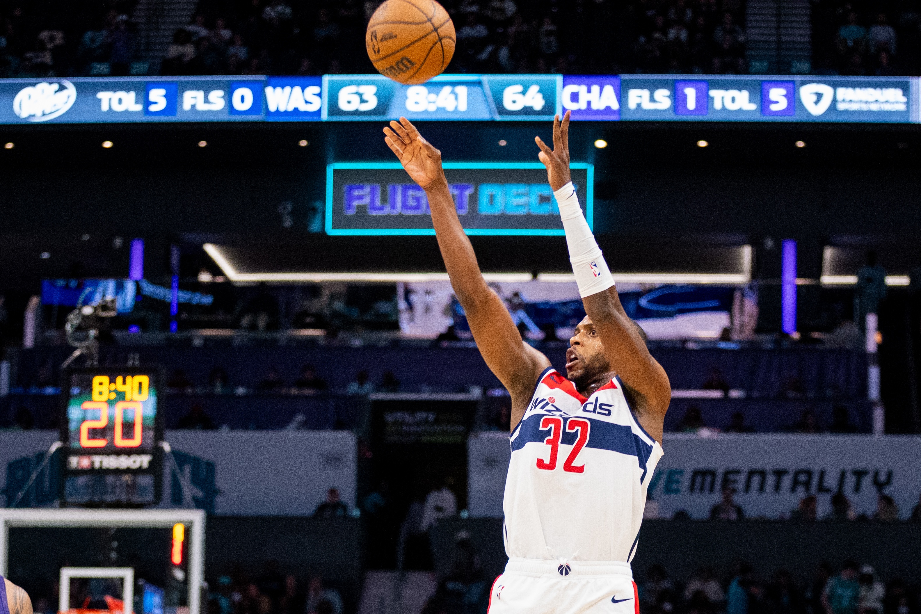 博彩网站列米德尔顿下家赔率：太阳+300居首 湖人&活塞并列第二