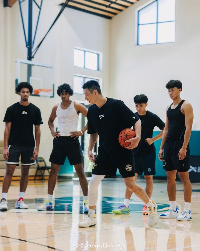 后卫的传承！赵维伦受邀参加林书豪的湾区训练营