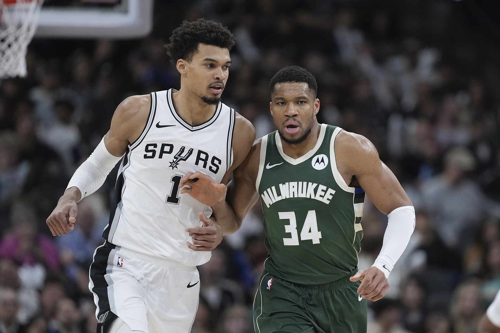 字母哥：超想要文班的第一张新秀卡😍收藏价值将媲美库詹乔