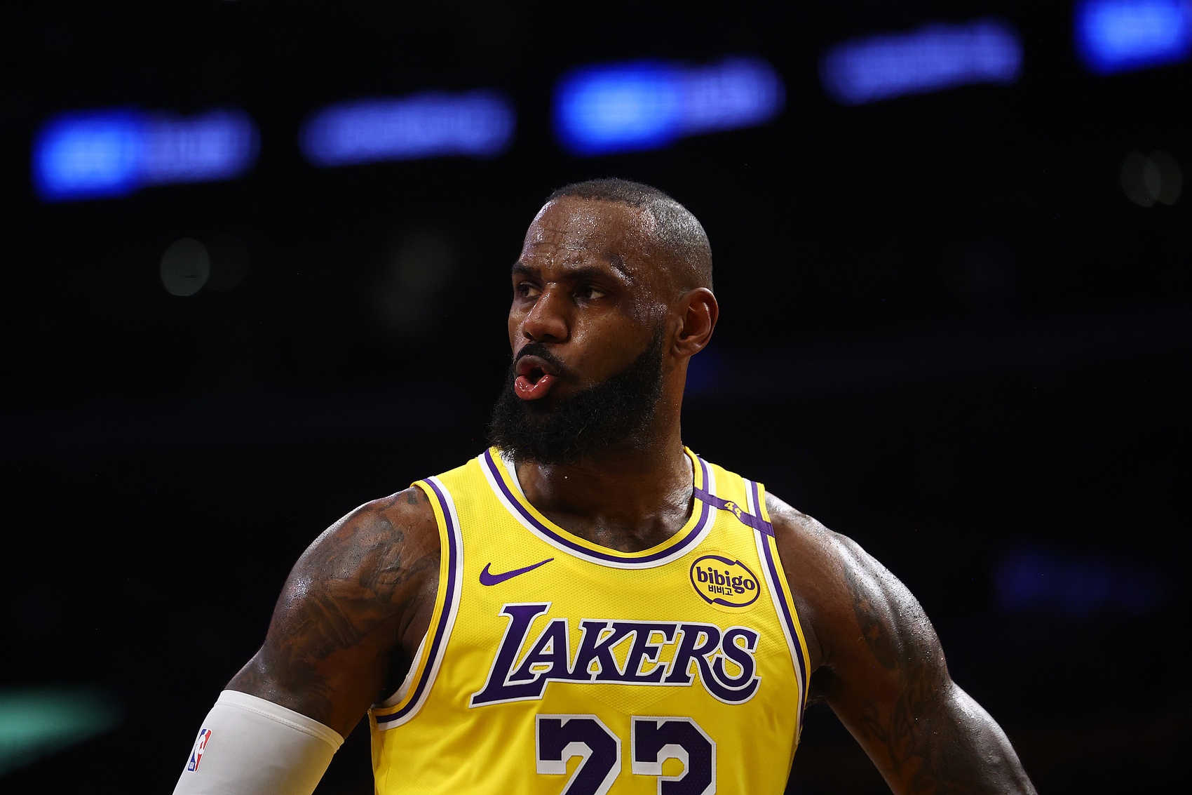 夸梅：传言都说詹姆斯喜欢白人女孩 NBA很快就会把这些事都捅出来