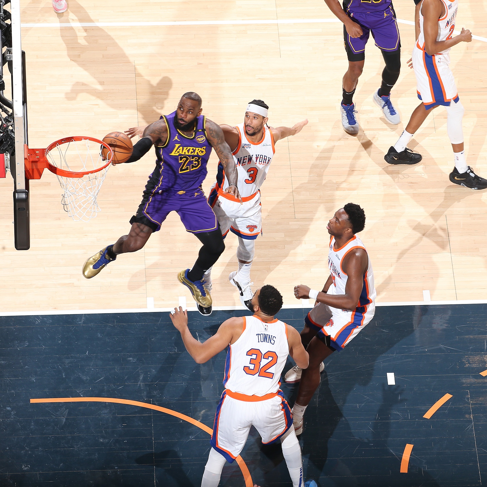 圣诞大战参赛次数：尼克斯湖人凯尔特人历史前三 黄蜂唯一0次