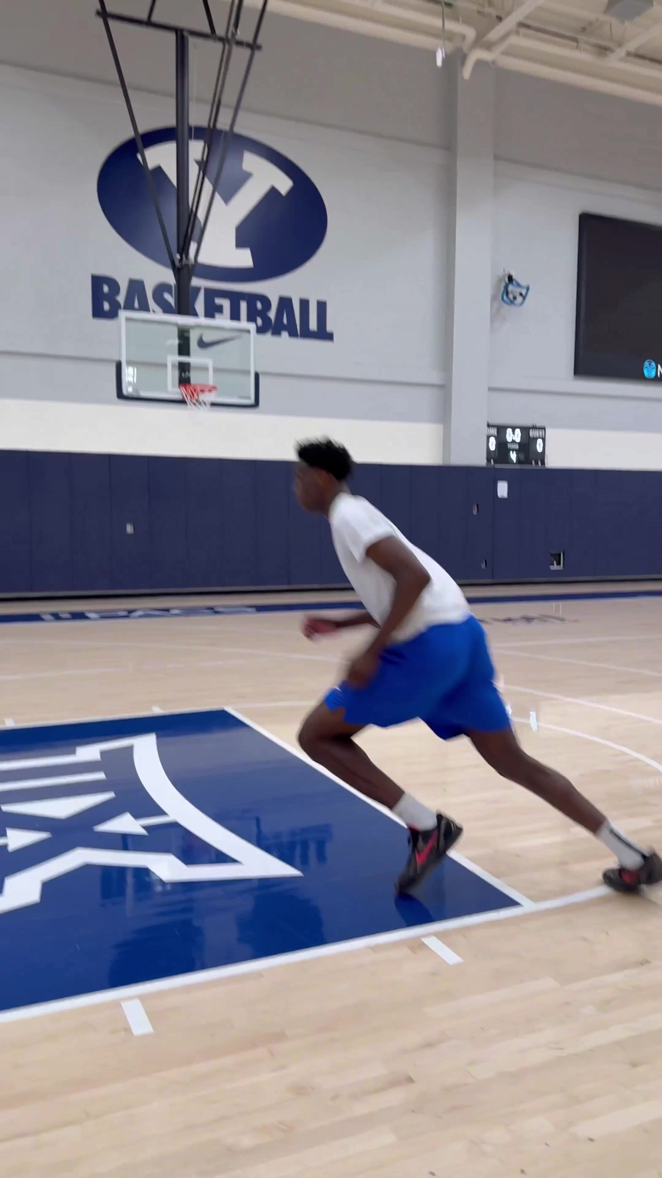 练起来了！26年NBA状元热门AJ-迪班萨在杨百翰大学开练